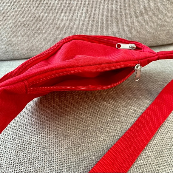 3/$15 Red Minnie Mouse belt bag fanny pack - Picture 4 of 8